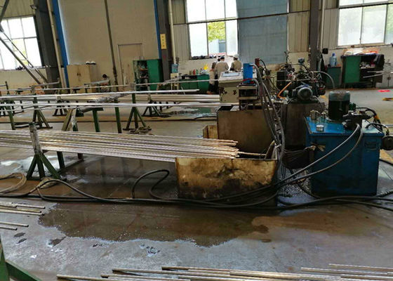 ステンレス鋼の管ASME SB677 ASTM B674 UNS N08904 904Lをピクルスにする合金にニッケルを被せなさい