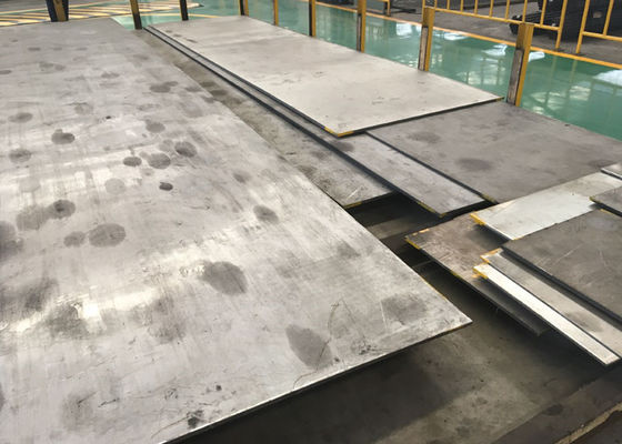 船のために機械で造られる冷間圧延されたつや出しの合金鋼シートの黒の表面Grinded