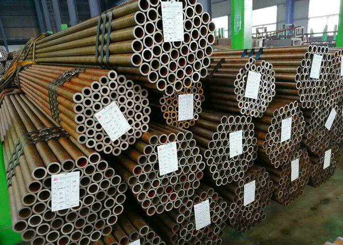 高い中間の低圧のボイラー圧力のためのSA179SMLSの炭素鋼Sa 179継ぎ目が無い管